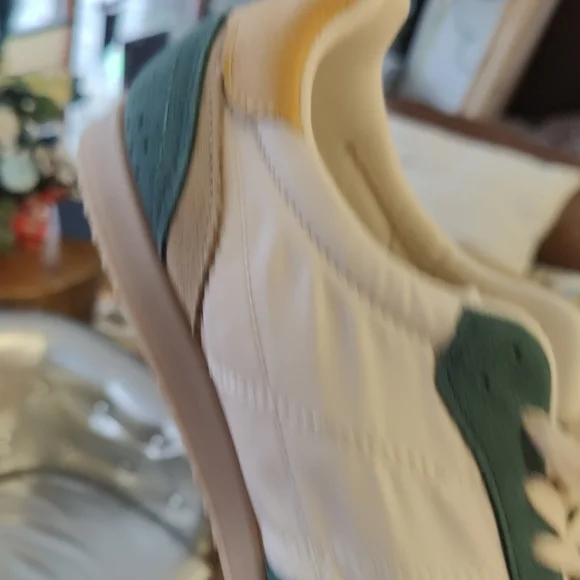 Zara White & Teal Suede-Trim Low-Top Sneakers - Picture 5 of 10